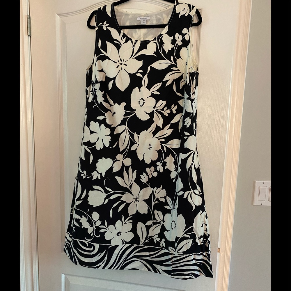 18W Beautiful Summer Black & White Floral Sleeveless Dress